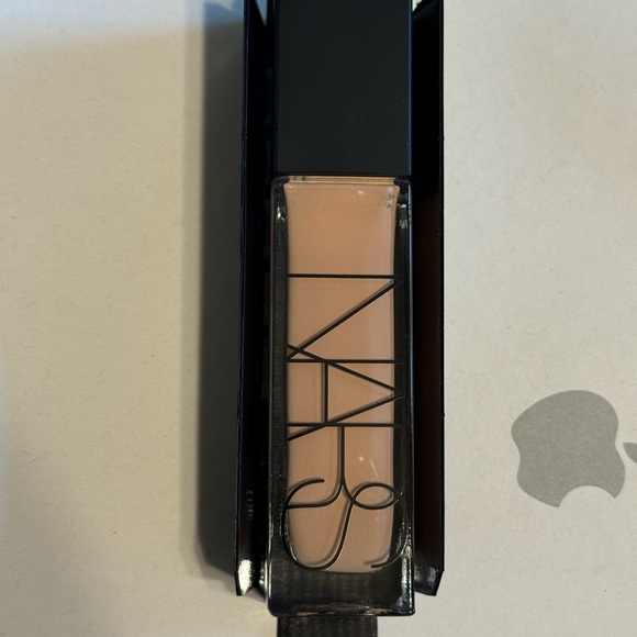 NWT NARS Natural Radiant Yukon Longwear Foundation - Picture 8 of 10
